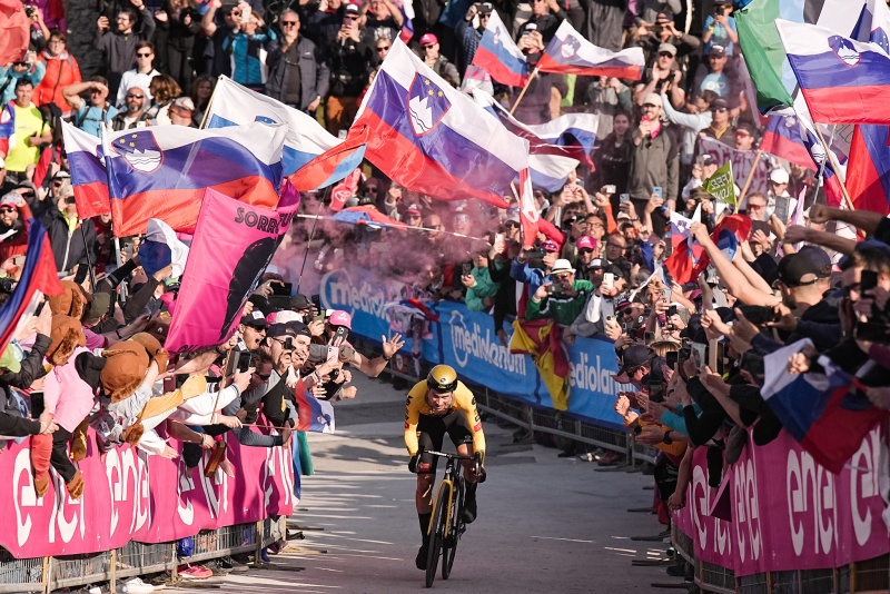 Primoz Roglic finally gets round to winning | a recap of Stages 16-21 of the 2023 Giro d’Italia